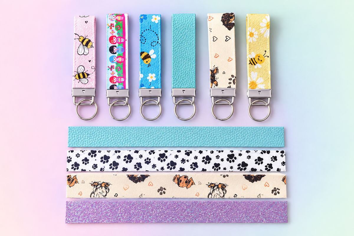 Porte-clés artisanaux sur fond dégradé pastel